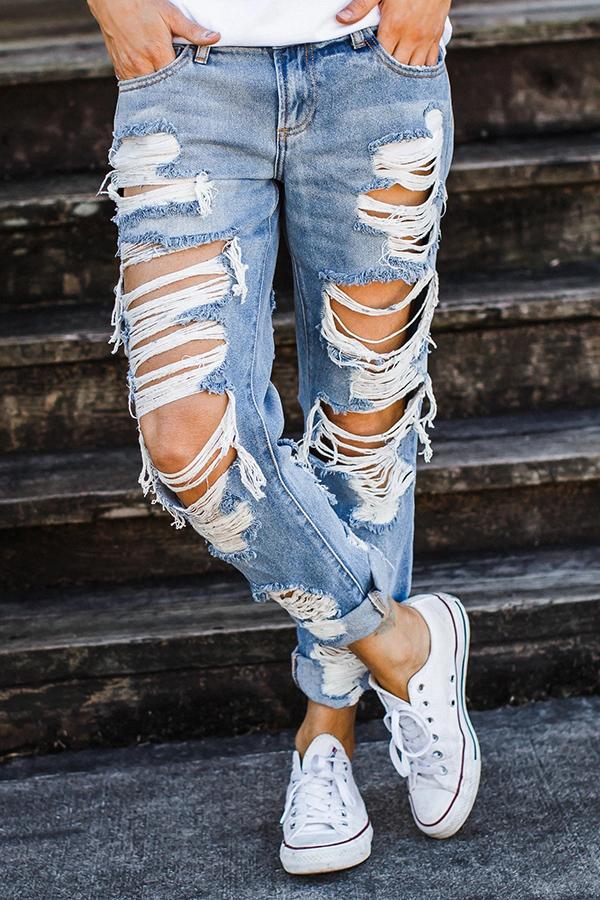 KittenAlarm - On-trend Ripped Straight Jeans
